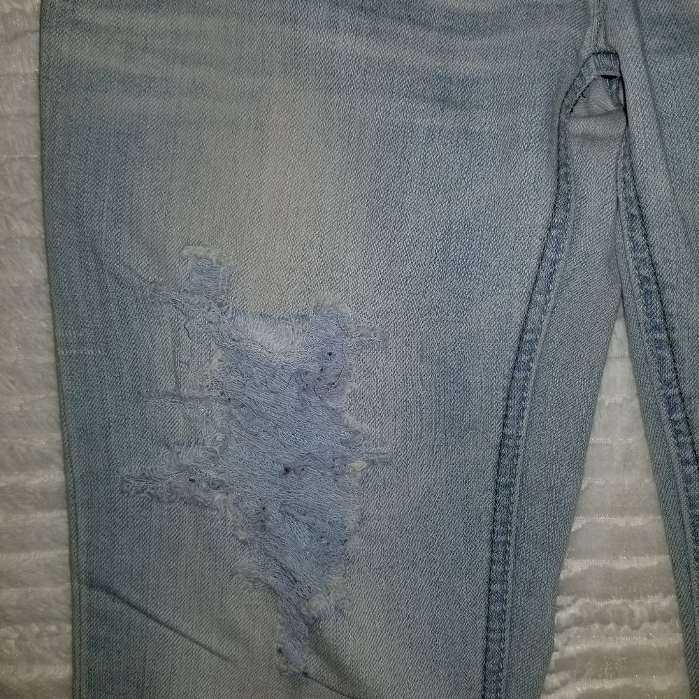 Jean's - Picture 2 of 4